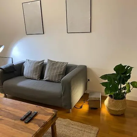 Apartamento Swimming Pool With Private Garage